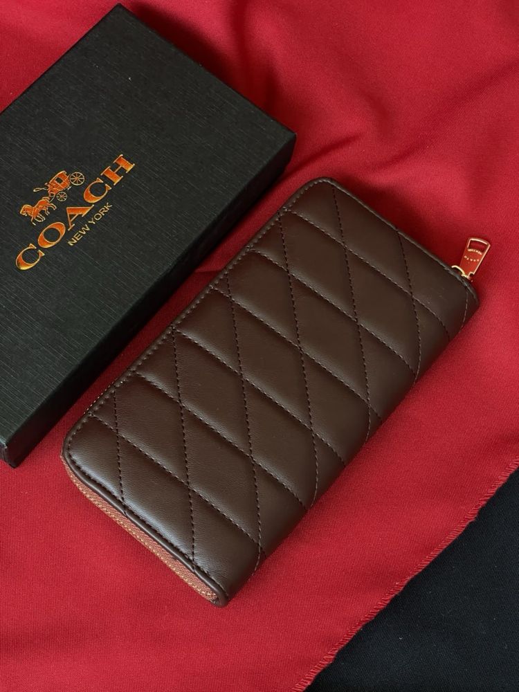 Гаманець Coach Quilted Leather Zip Around Long Wallet