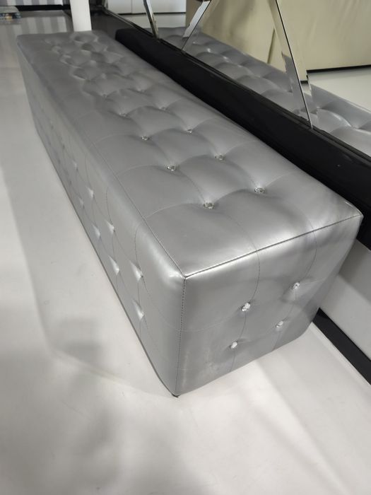 Długa pufa Glamour srebrna kryształki 160cm