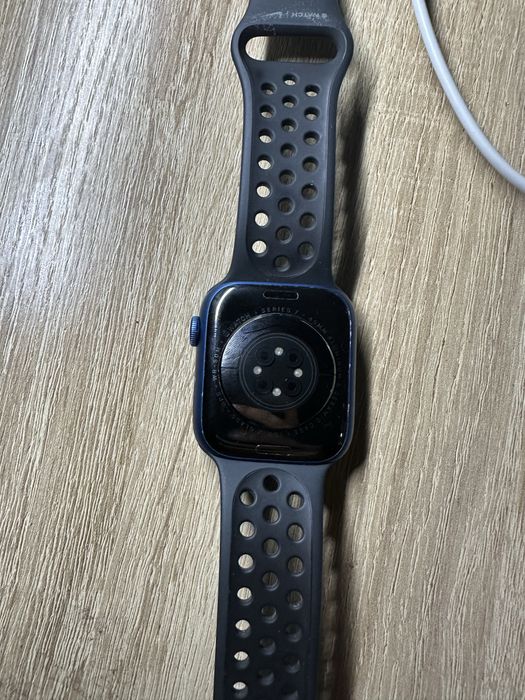 Продам Apple watch serries 7 45mm 32гб