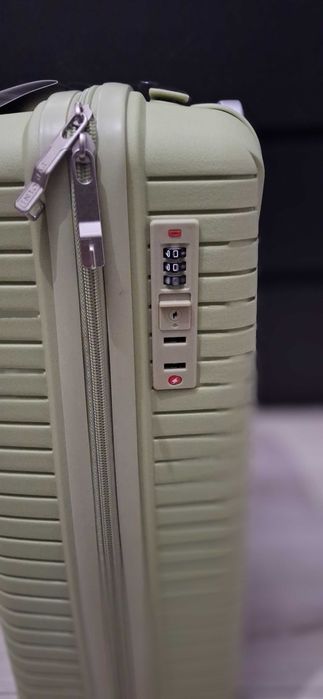 Walizka kabinowa na kółkach z polipropylenu Puccini Berlin Collection