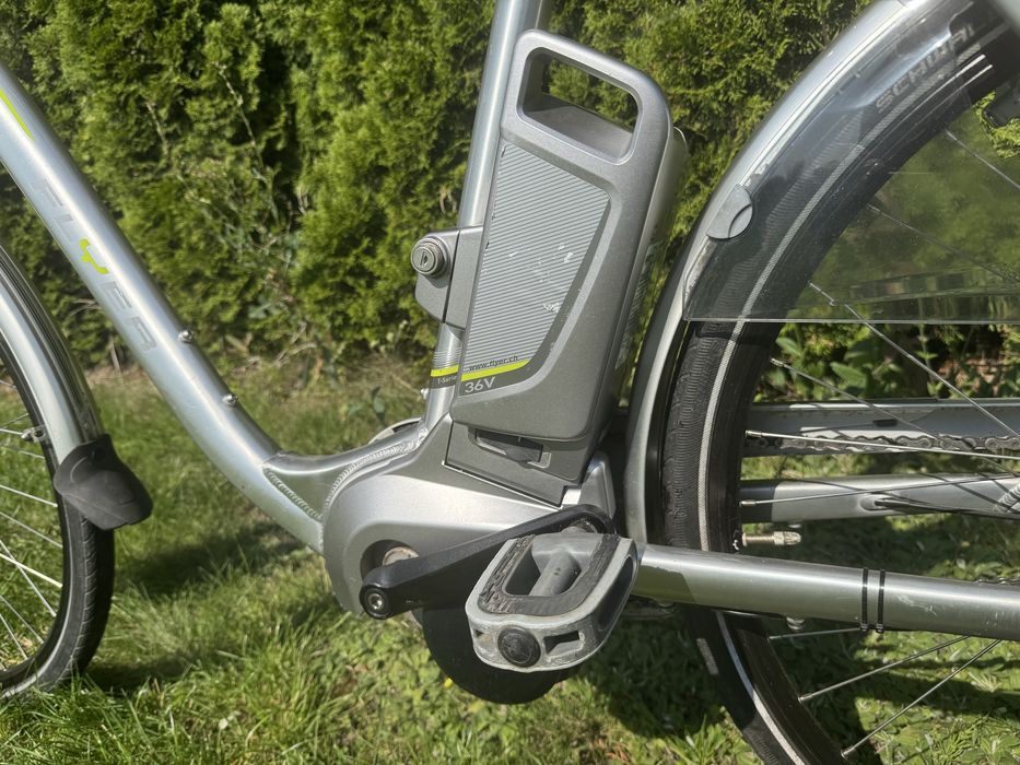 Sprzedam rower elektryczny marki flyer.