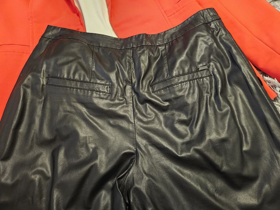 Spodnie z ekoskóry Mohito