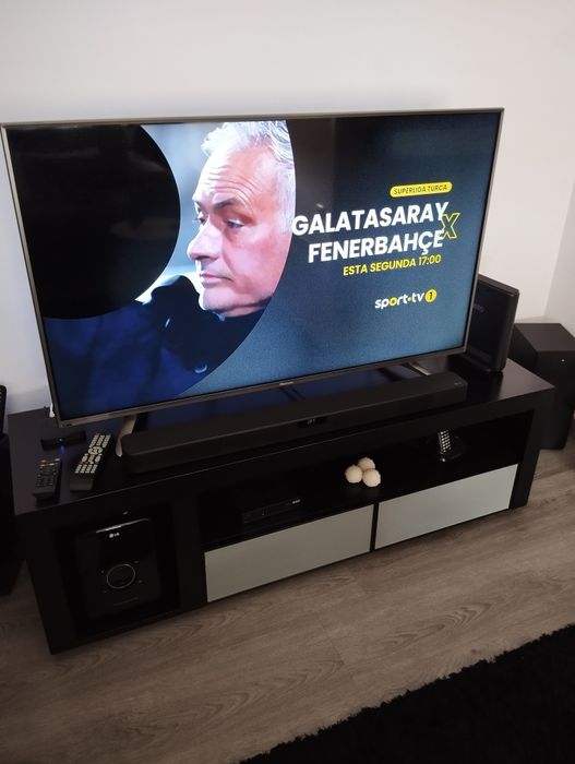 Vendo móvel TV em bom estado, não tem nenhum risco