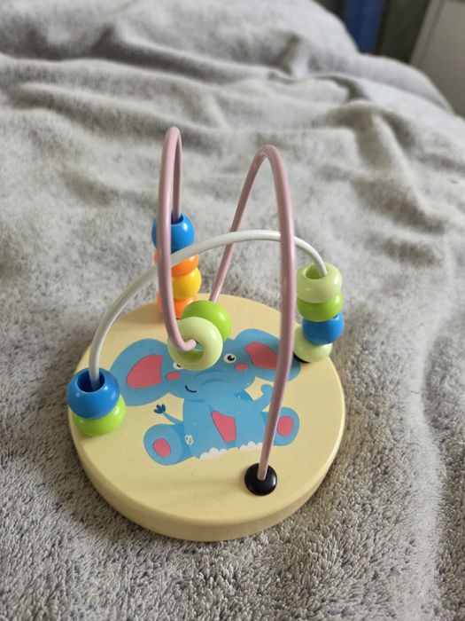 Zestaw 3 zabawek dla niemowlaka: piszczek, gryzak literki, sorter mał