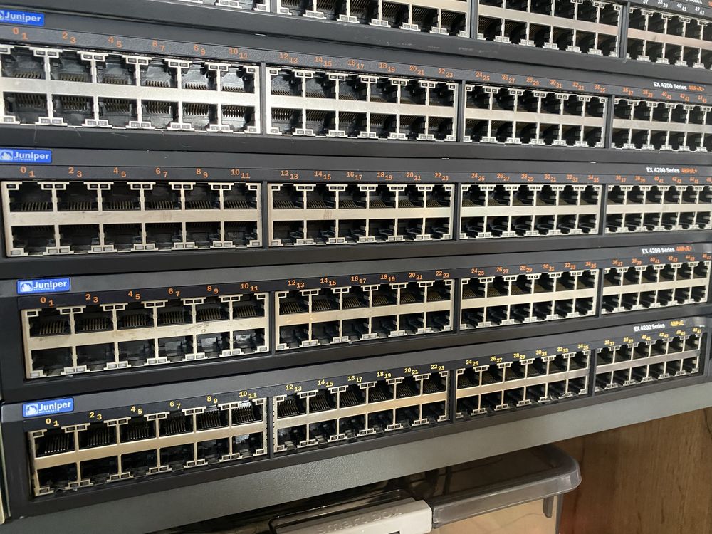 Комутатор Juniper EX 4200-48Poe