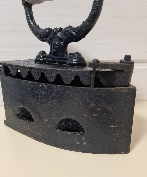 Antyk stare żelazko z duszą