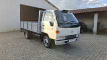 Toyota dyna 150 poucos km
