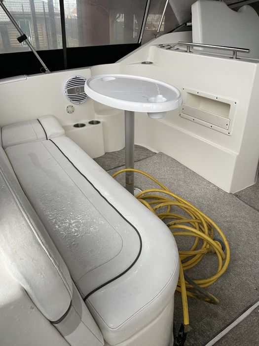 Катер Rinker 270