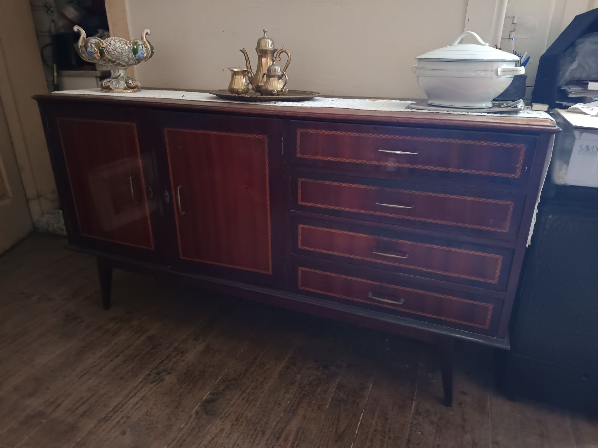 Movel de sala com embutidos "estilo nordico