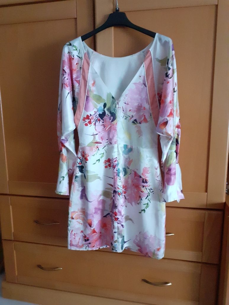 Vestido branco floral em tons Rosa e Laranja ( GUESS) C/ Novo