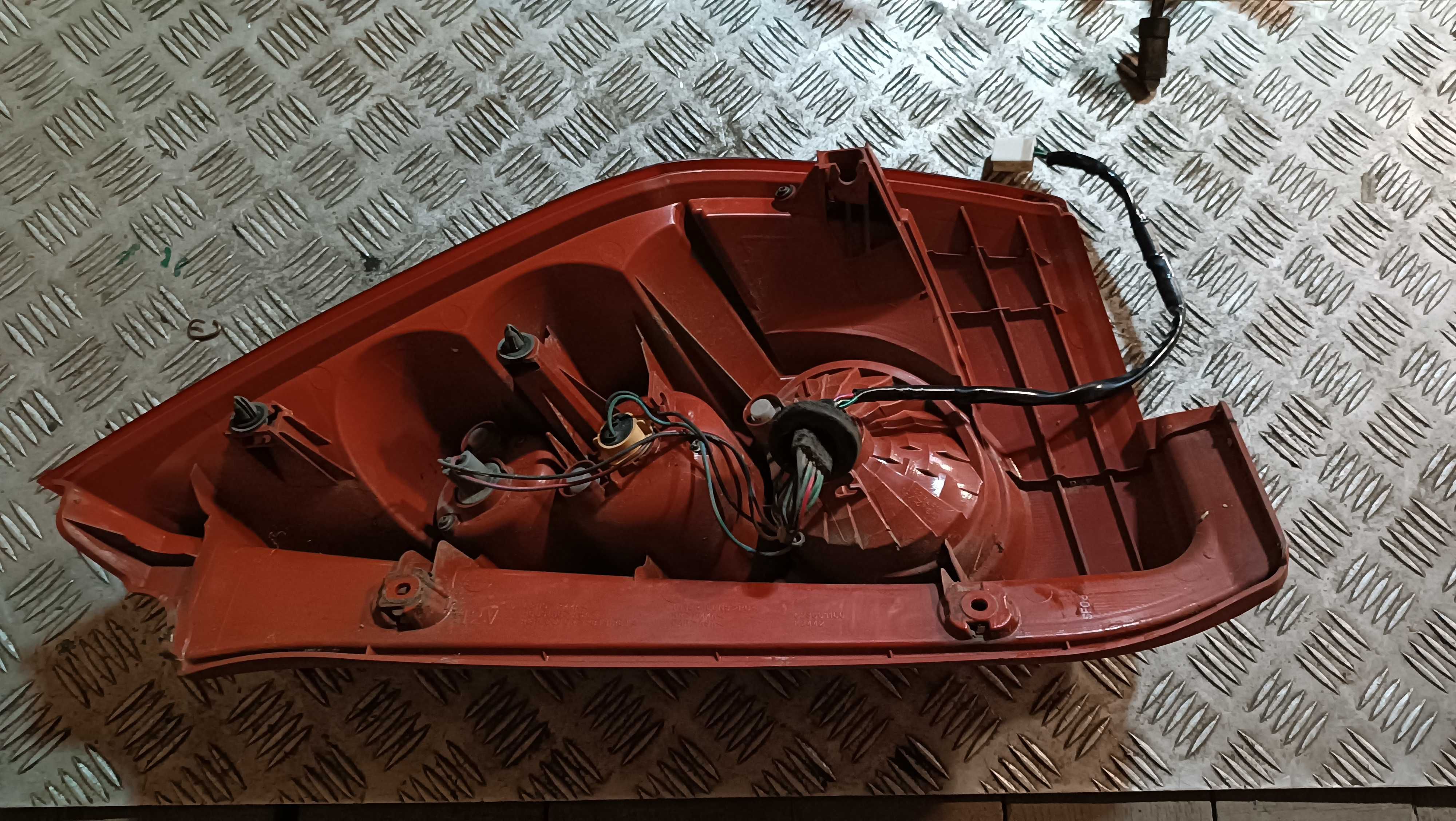 Lampa tył tylna prawa lewa komplet lamp Mazda 5 I CR