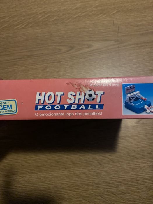 Jogo Hot Shot Football - MB - anos 90 - novo e embalado