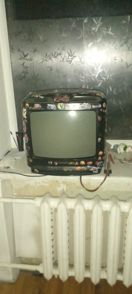 Телевизор бУ олд скул мини 1300 грн за два торг