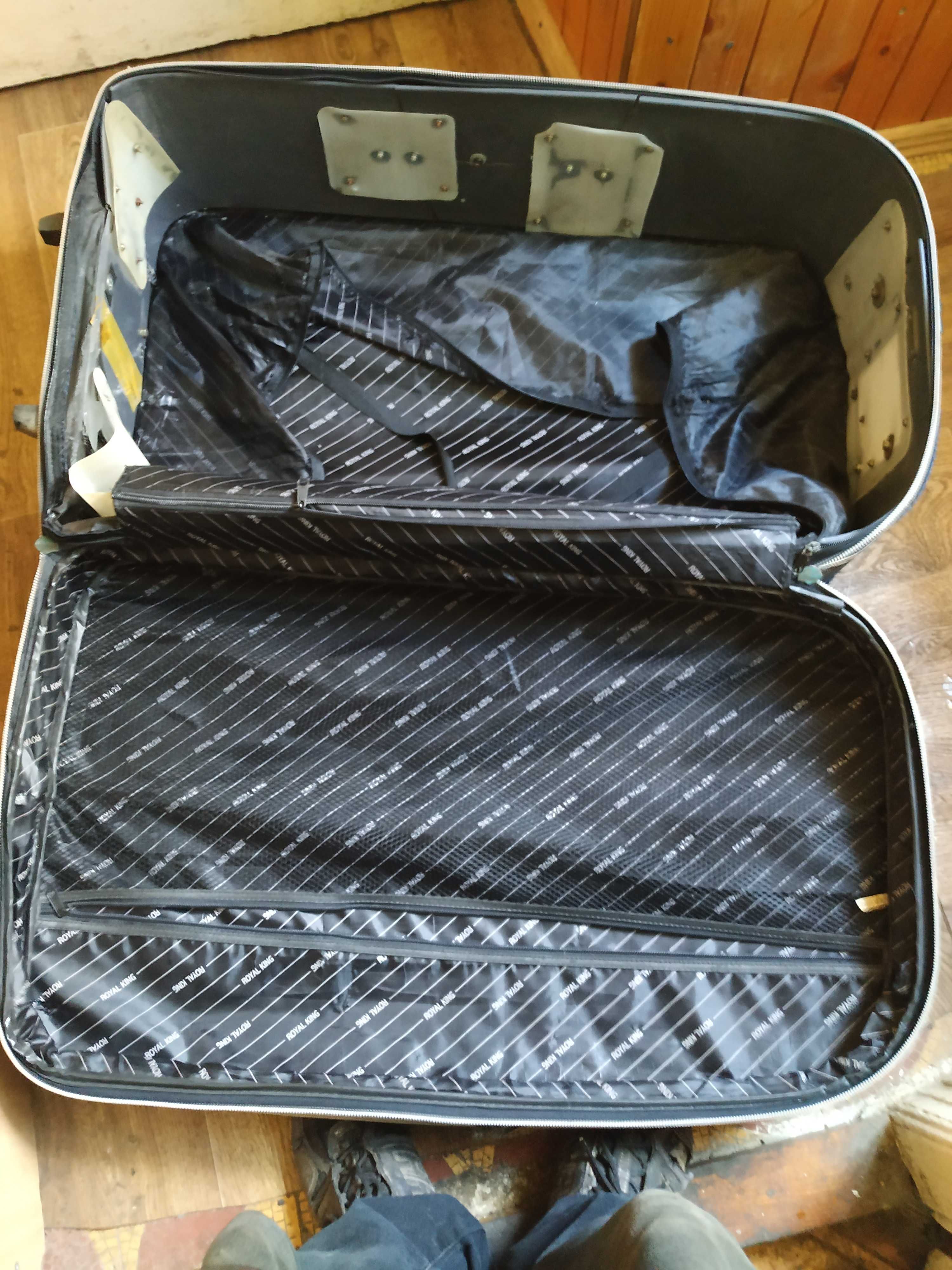 Валіза чемодан на колесах Royal King 88/52/33 см ( Малютка ):)