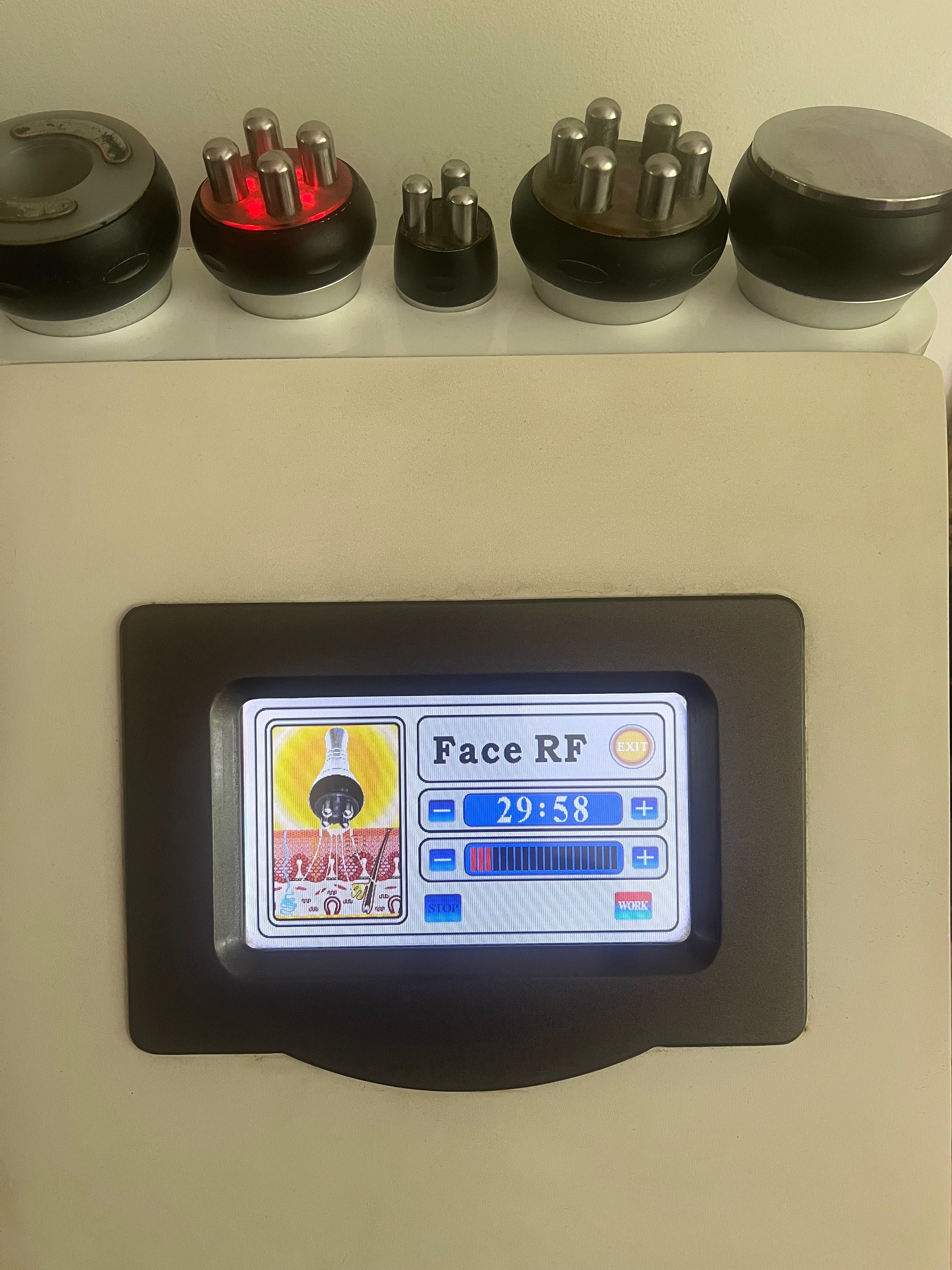 Radiofrekfencja  RF Liposukcja  kawitacyjna  Ultradźwięki Vacum