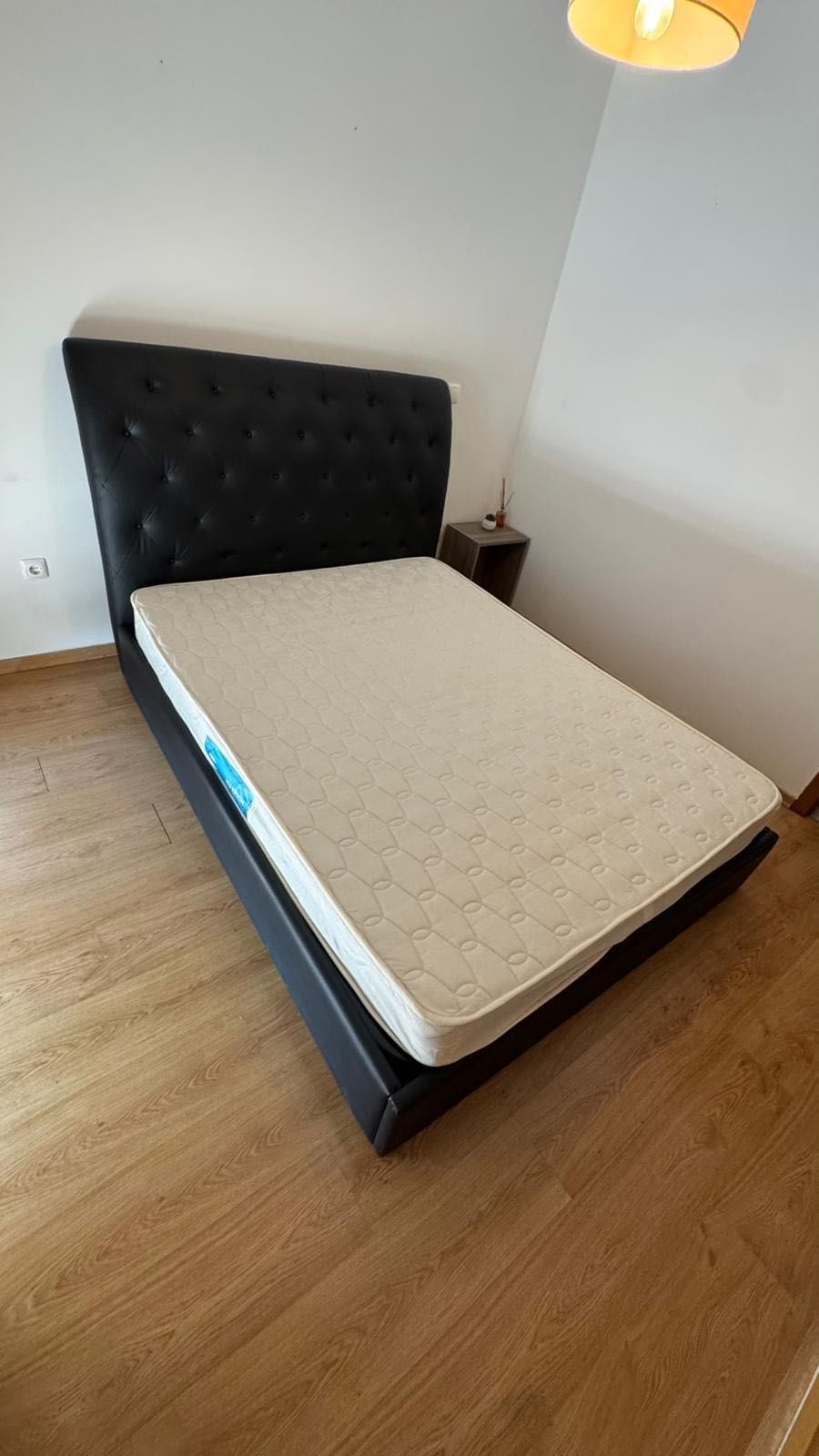 Cama com colchão