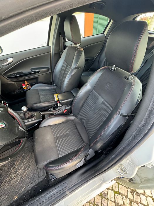 Giulietta 1.6 JTDm Distinctive – 116.000 km – Excelente – Particular