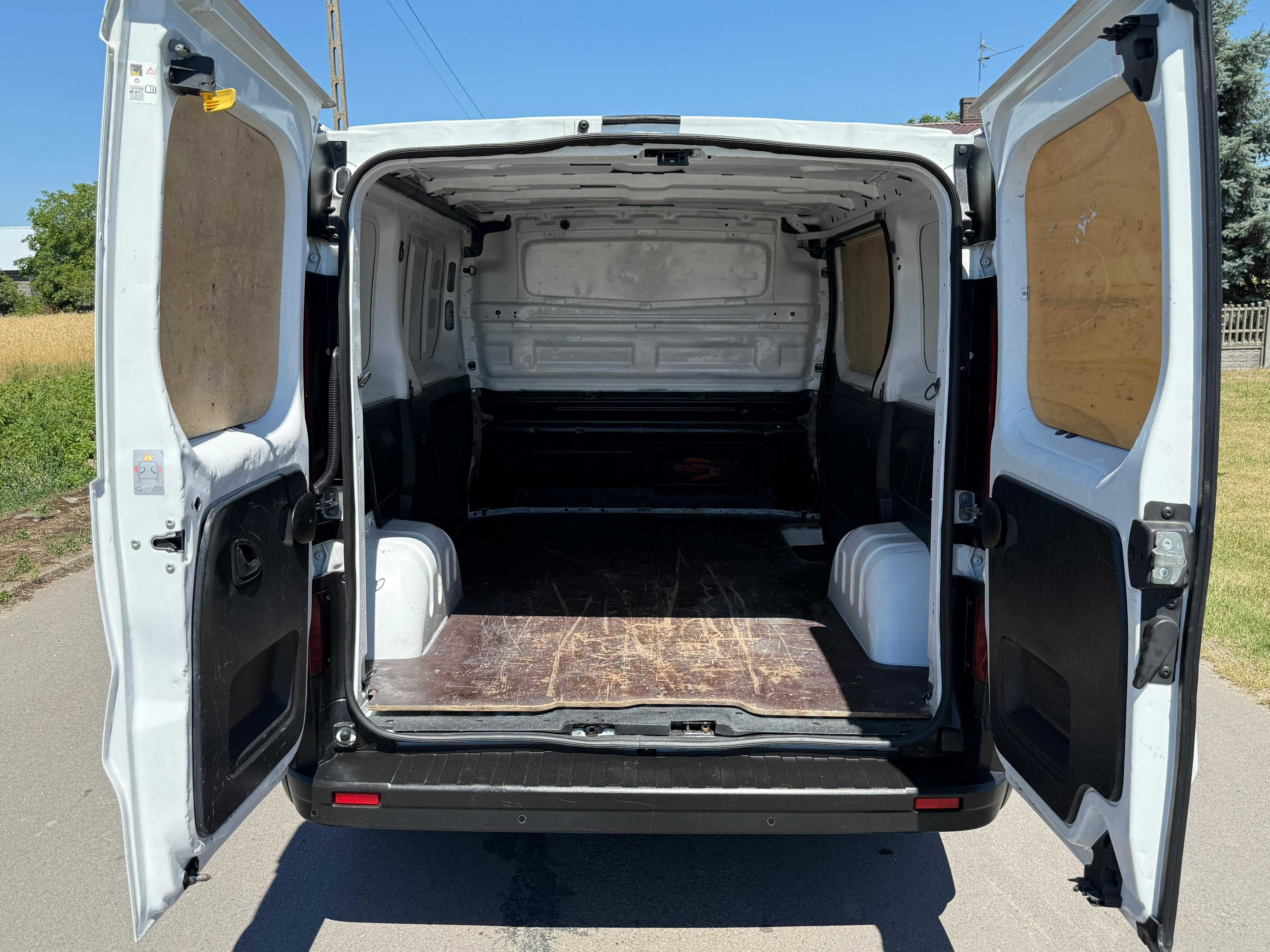 Renault trafic III , 2017 rok stan bardzo dobry 150 tys km