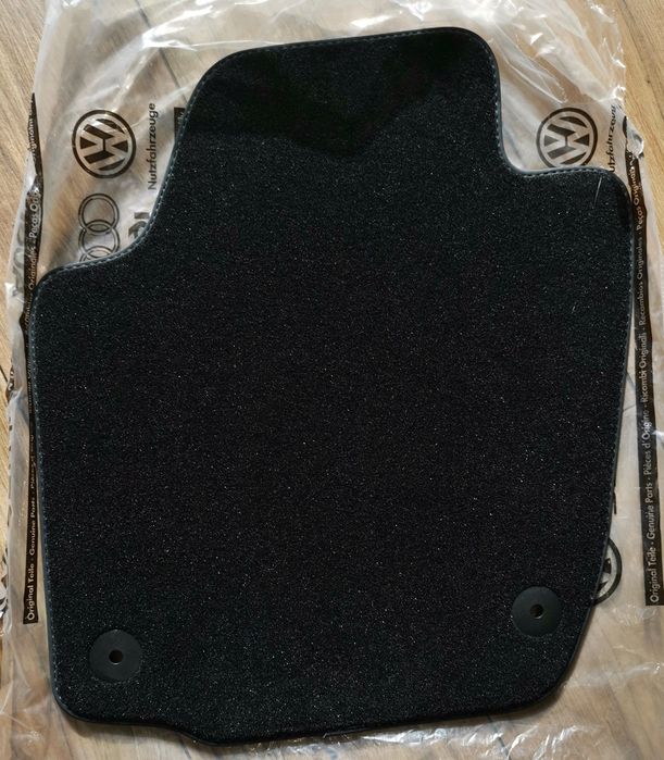 Jogo de Tapetes Novos para SEAT TOLEDO (de 2013 a 2019).