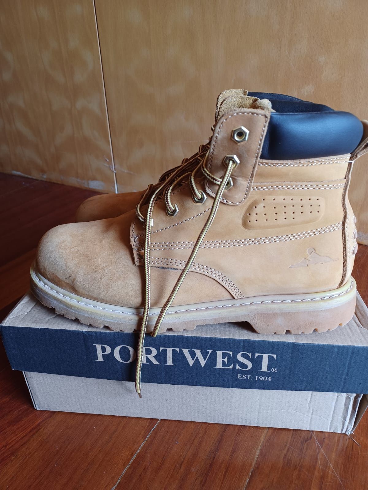 Botas Portwest tam.42 NOVAS