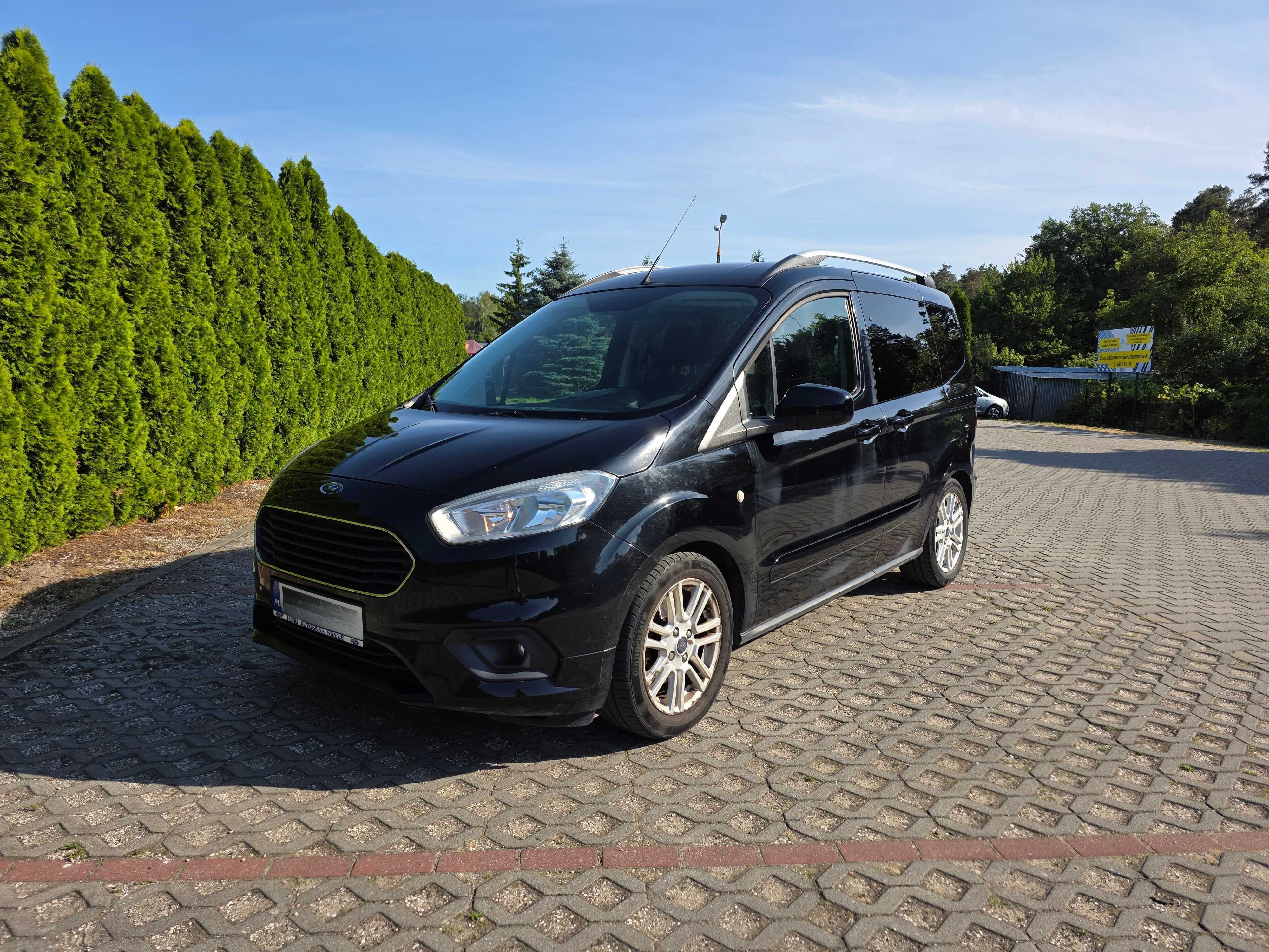 Ford Tourneo Courier czarny 1,5 TDCi