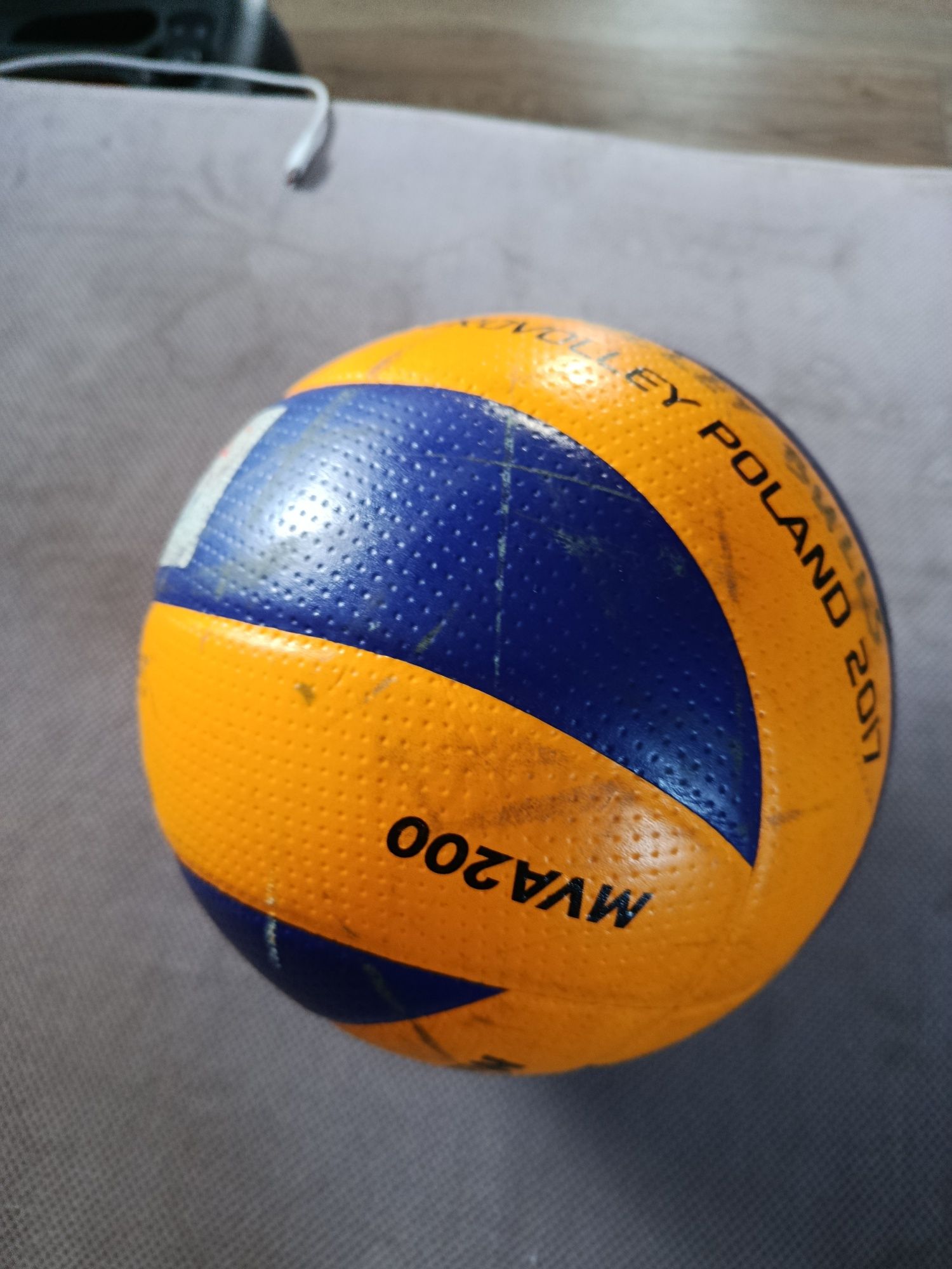 Piłka do siatkówki Mikasa mva 200