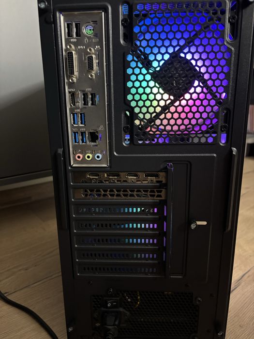 Komputer stacjonarny RTX 3060ti ryzen 5