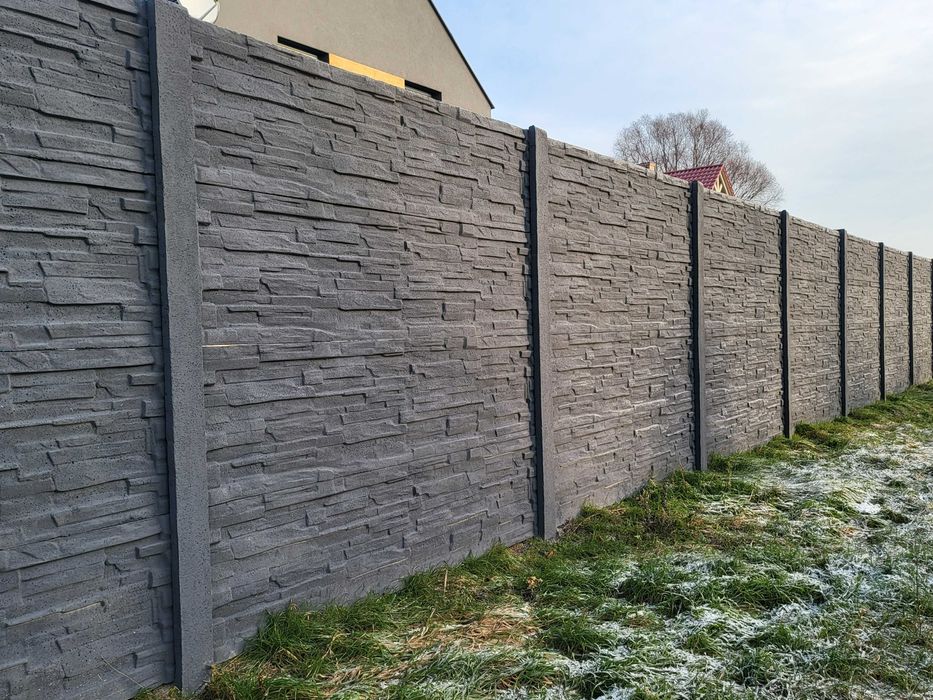 Ogrodzenie betonowe, płot betonowy, przęsła, płyty, słupki. Producent.