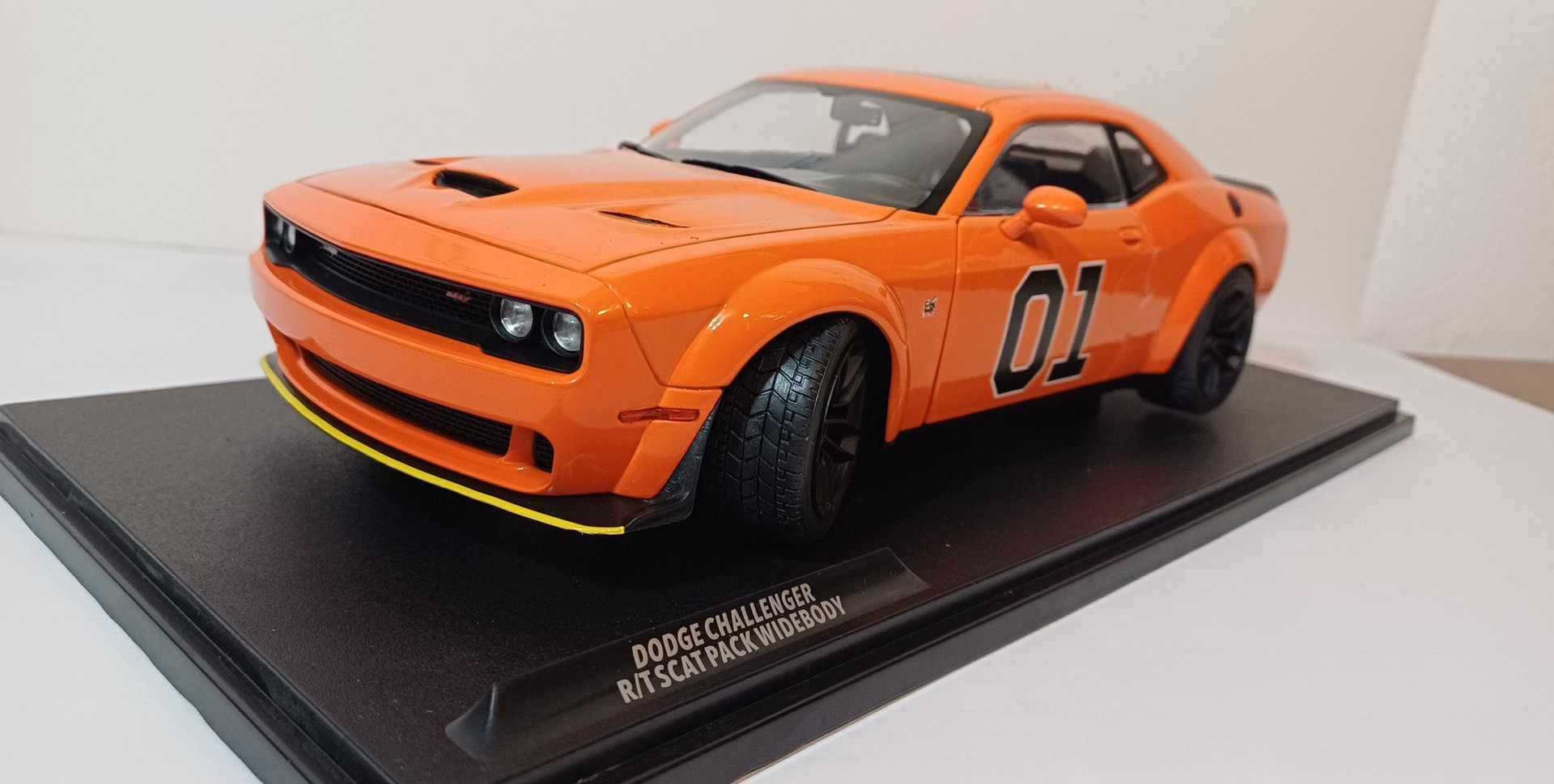 1/18 Dodge Challenger RT tipo 3 Dukes - Solido
