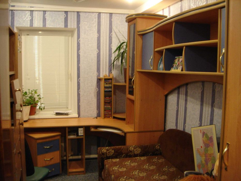 Дитячі меблі столи шафи ліжка  виготовлення на замовлення