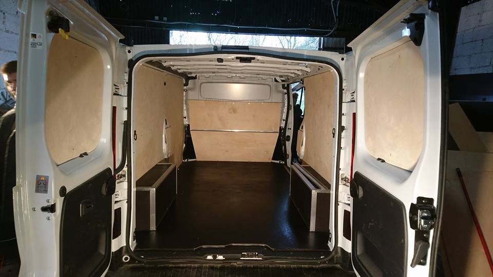 Renault Trafic L2H1 zabudowa busa