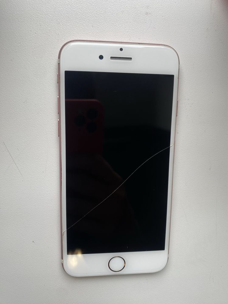 IPhone 7  Версія ПЗ 15.8.3 Місткість 128ГБ