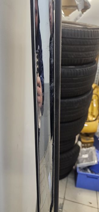 Продам накладку (молдинг)зовнішня ліва 7009P9 для Peugeot 3008.