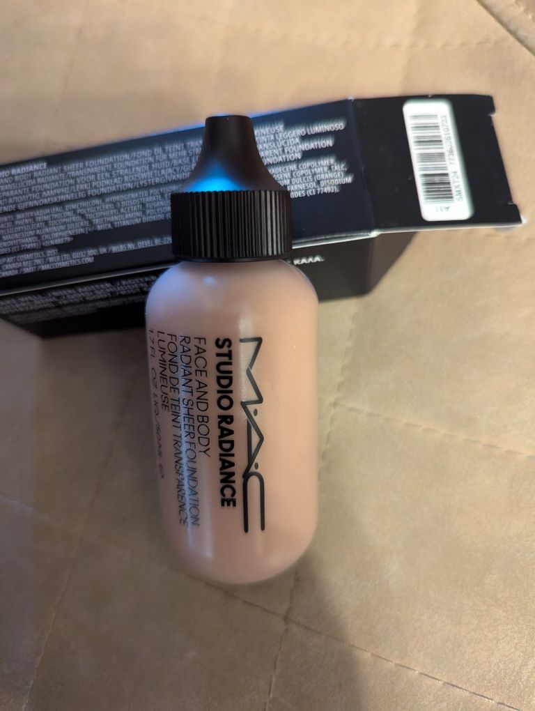 Podkład MAC Studio Radiance W3 Face and Body  Radiant Sheer M.A.C.
