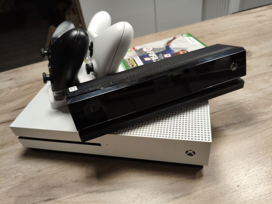 Xbox one S 1 TB + KINECT