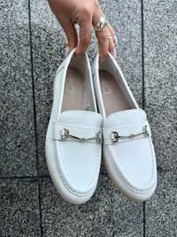 Жіночі шкіряні білі лофери женские кожаные лоферы туфли мокасины