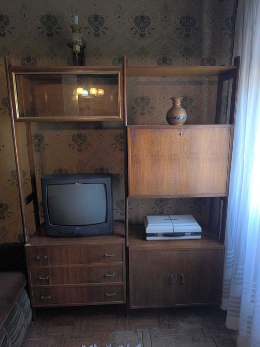 Móvel de sala vintage – 184×146×41 cm