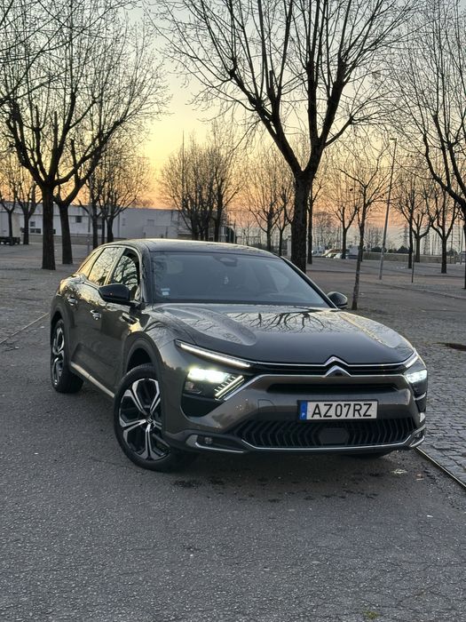 Comprei um carro novo, por isso quero vender este.