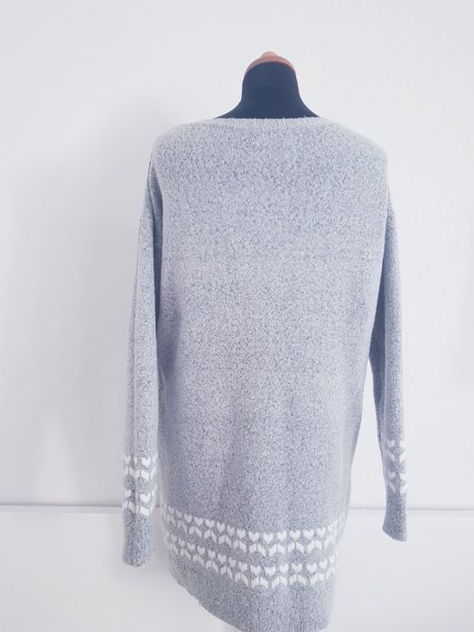 Ciepły długi sweter damski marki Reserved rozmiar M/L/XL.