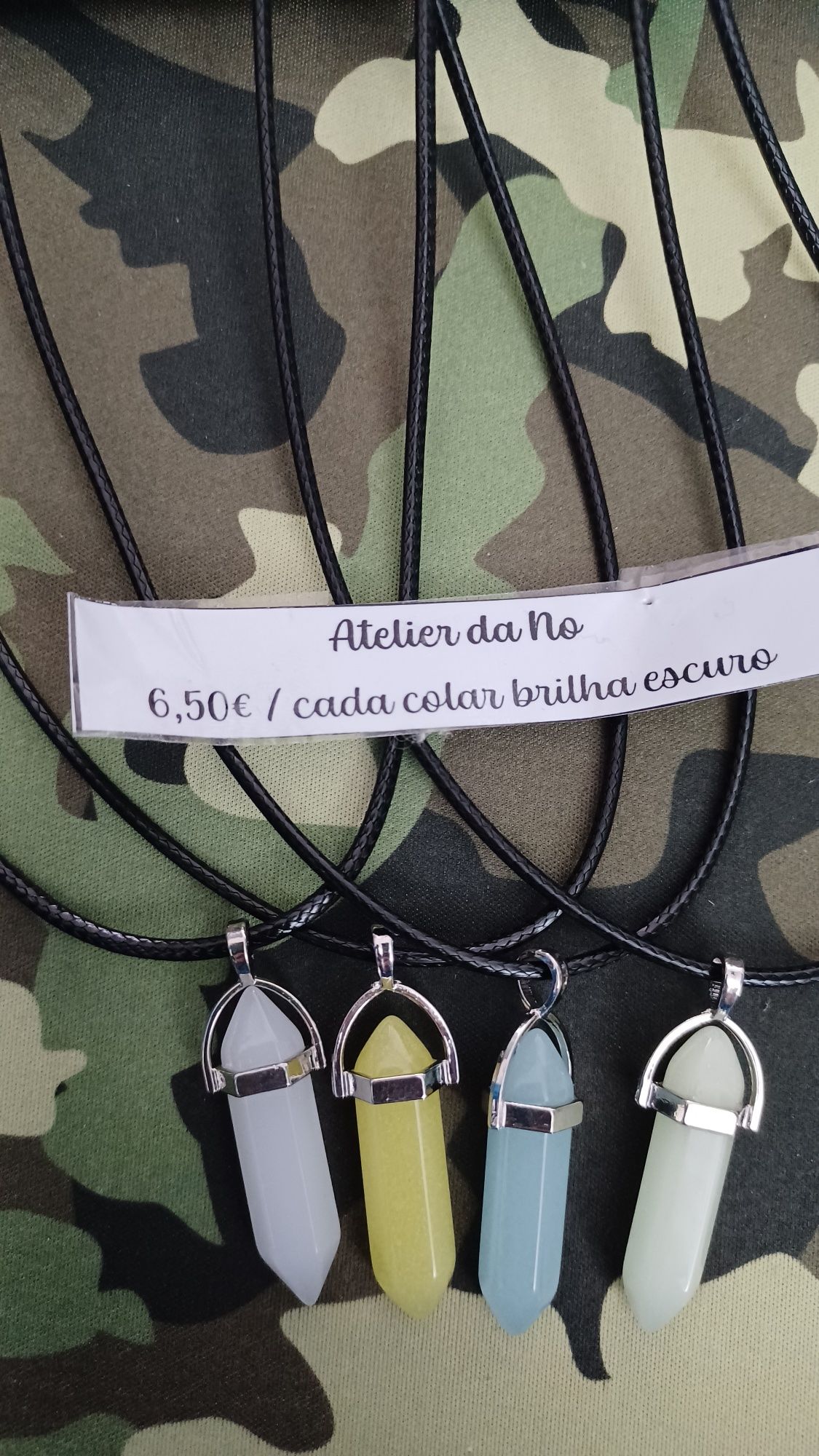 Promoção: colares brilha no escuro