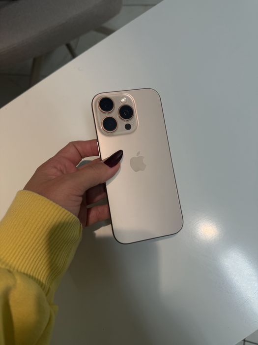 Apple iPhone 16pro pustynny tytan 128GB