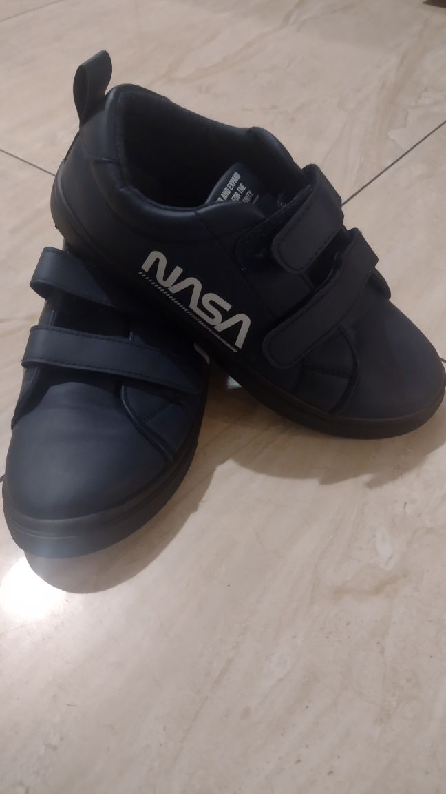 Buty sportowe NASA r. 35 rzepy