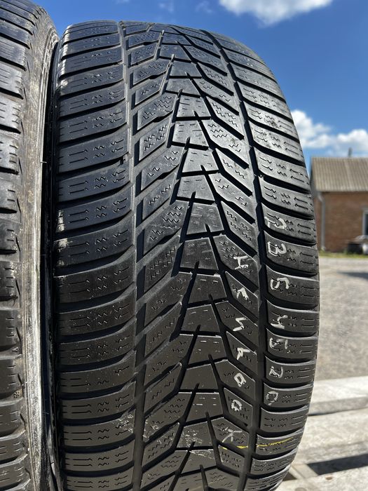 Шини 235/45/20 Hankook ; Пара Зима ; Резина R20 ; Склад