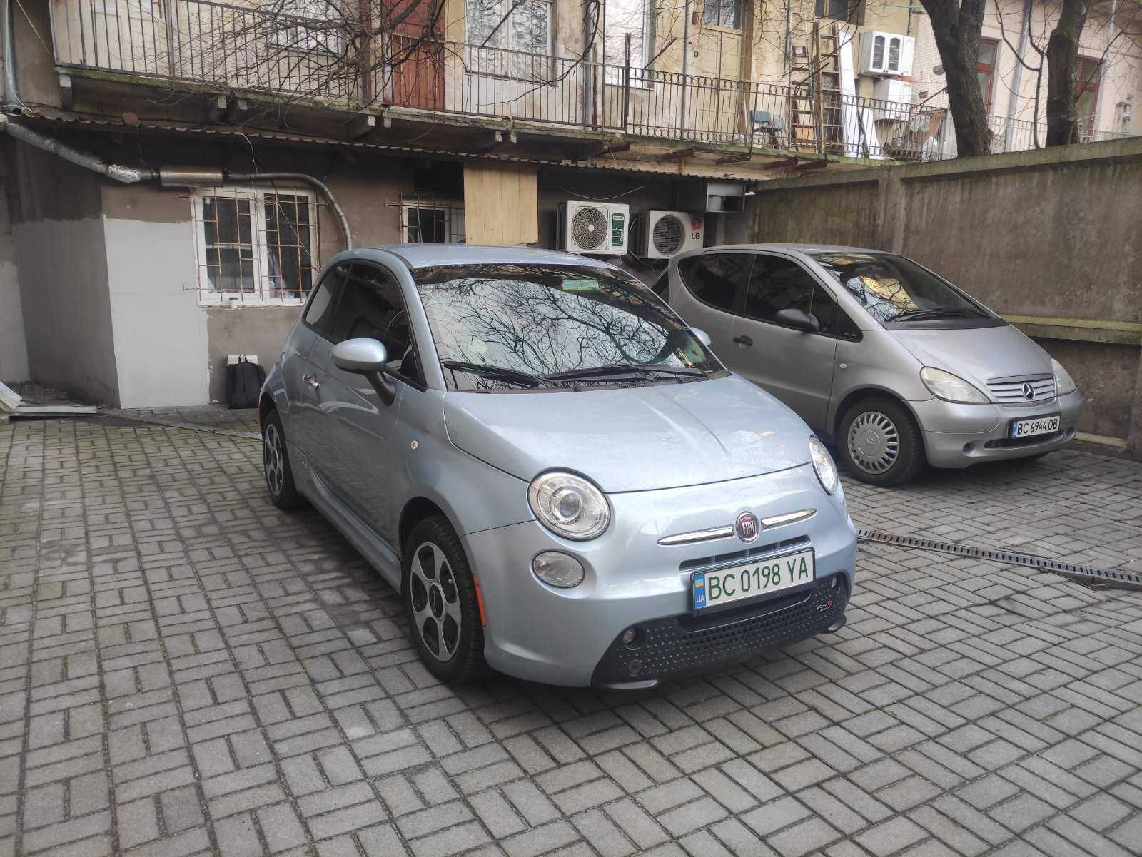 Fiat 500e 2015 року