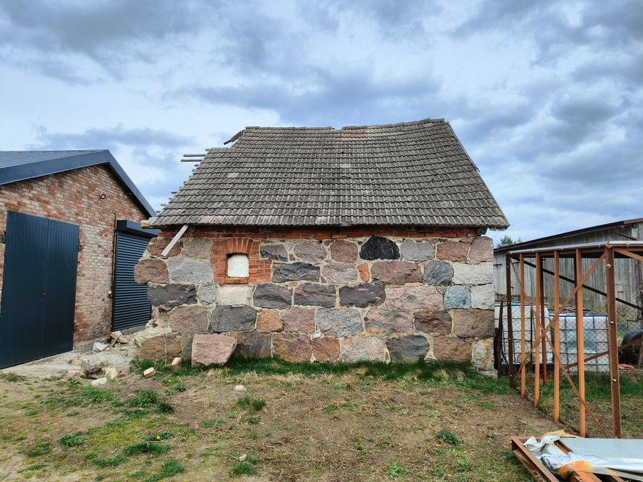 Kamień łupany, ciosany, mur oporowy