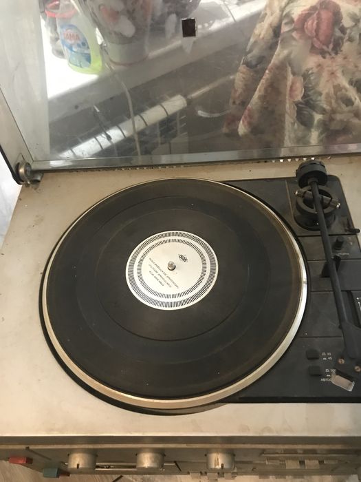 протгрователь виниловых дисков