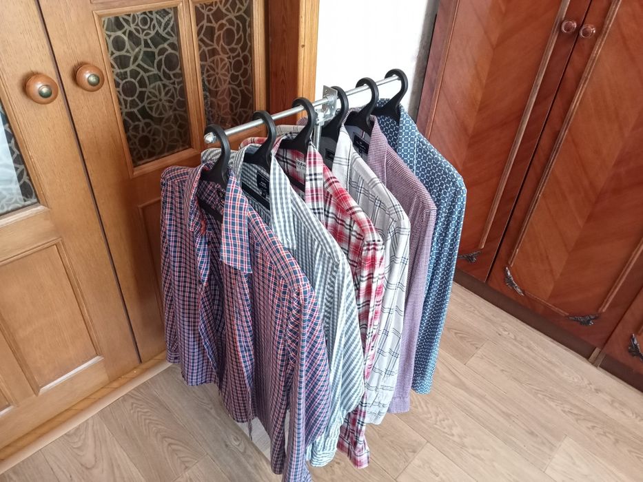 Стійка тримач для одягу рейл вішак корнер