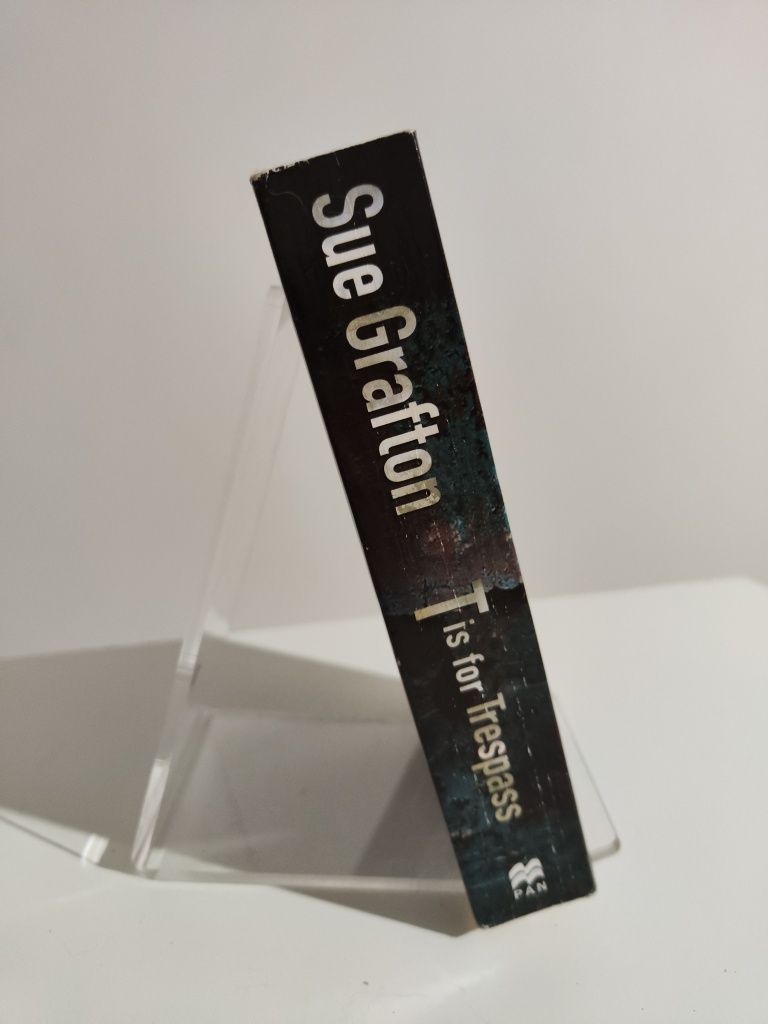 T Is for Trespass - Sue Grafton