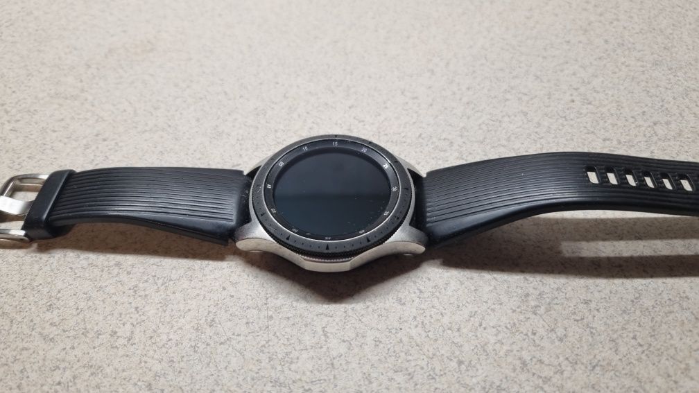 Zegarek Samsung Galaxy Watch - smartwatch