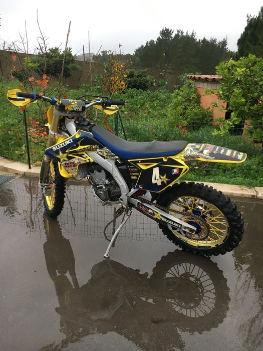 Suzuki RMZ 250 sem folgas inpecavel